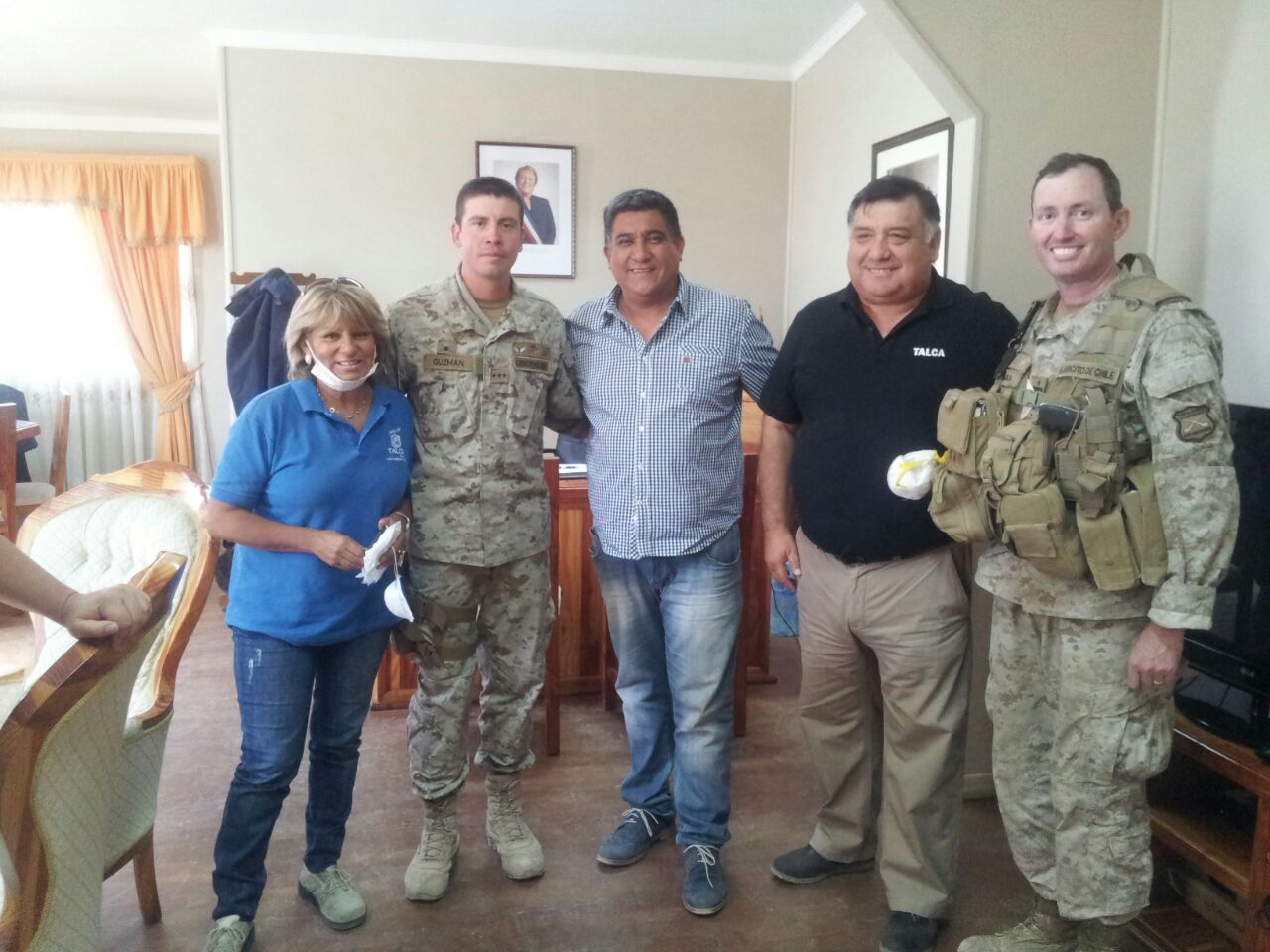 Comitiva municipal entregó ayuda recolectada a la localidad de Tierra Amarilla