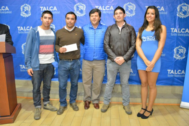 RADIO FÁNTASTICA: Municipalidad de Talca entregó premios a equipos que disputaron la Copa Independencia