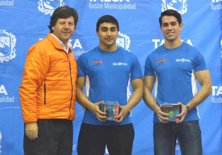 Municipalidad entregó implementación e inauguró Liga Escolar Deportiva 2015