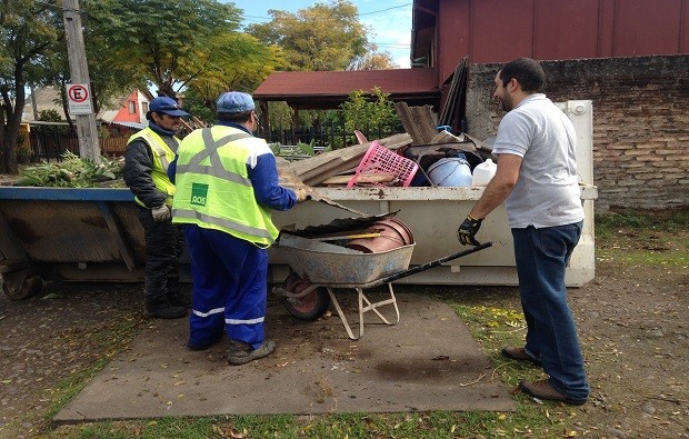 REDMAULE.COM: Operativo de limpieza “Talca limpia a Talca” benefició a tres villas de la capital regional
