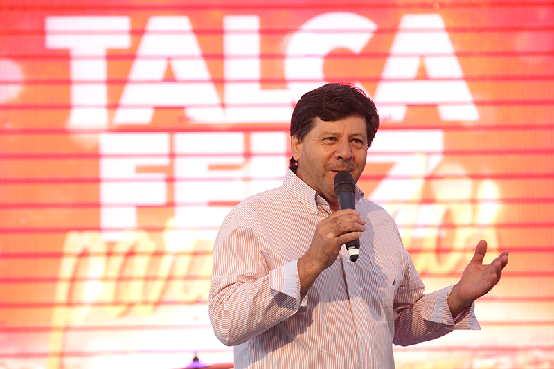 La Navidad se adelantó en la Plaza Cienfuegos de Talca
