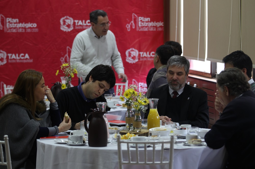 Municipalidad invita a la educación superior a soñar la ciudad del futuro