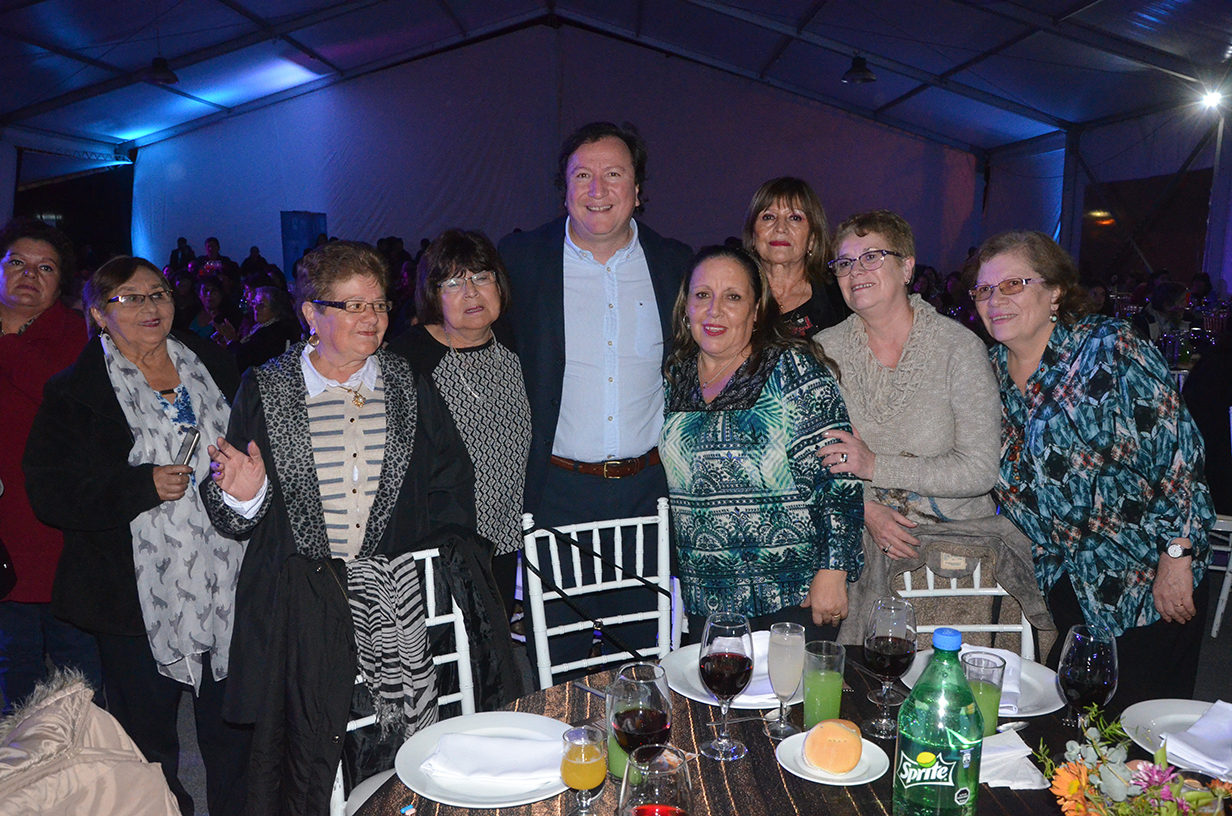 Municipalidad de Talca celebró “Día de la Madre” con cerca de mil talquinas