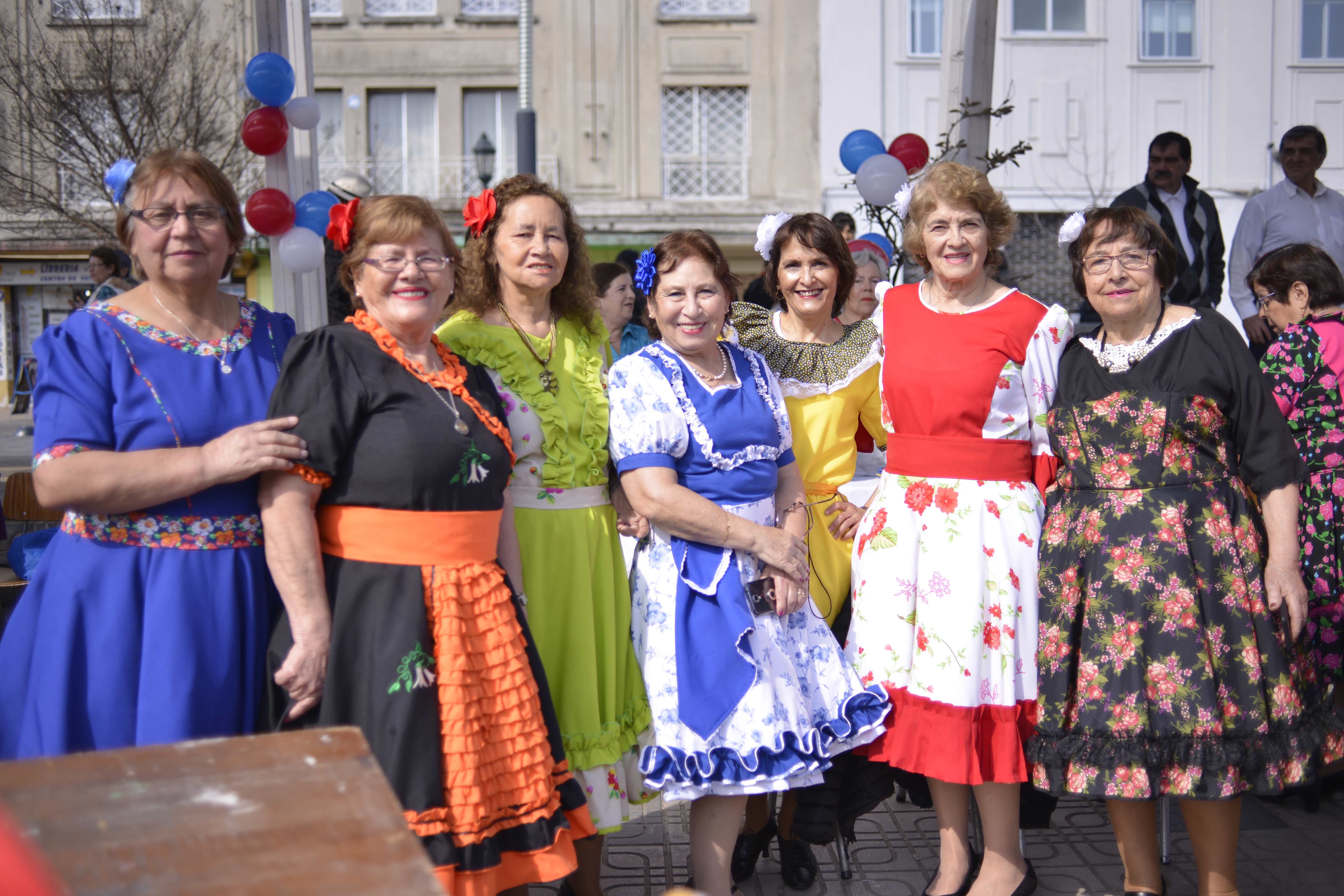 Corporación Municipal de Deporte celebra las Fiestas Patrias con más de 700 adultos mayores