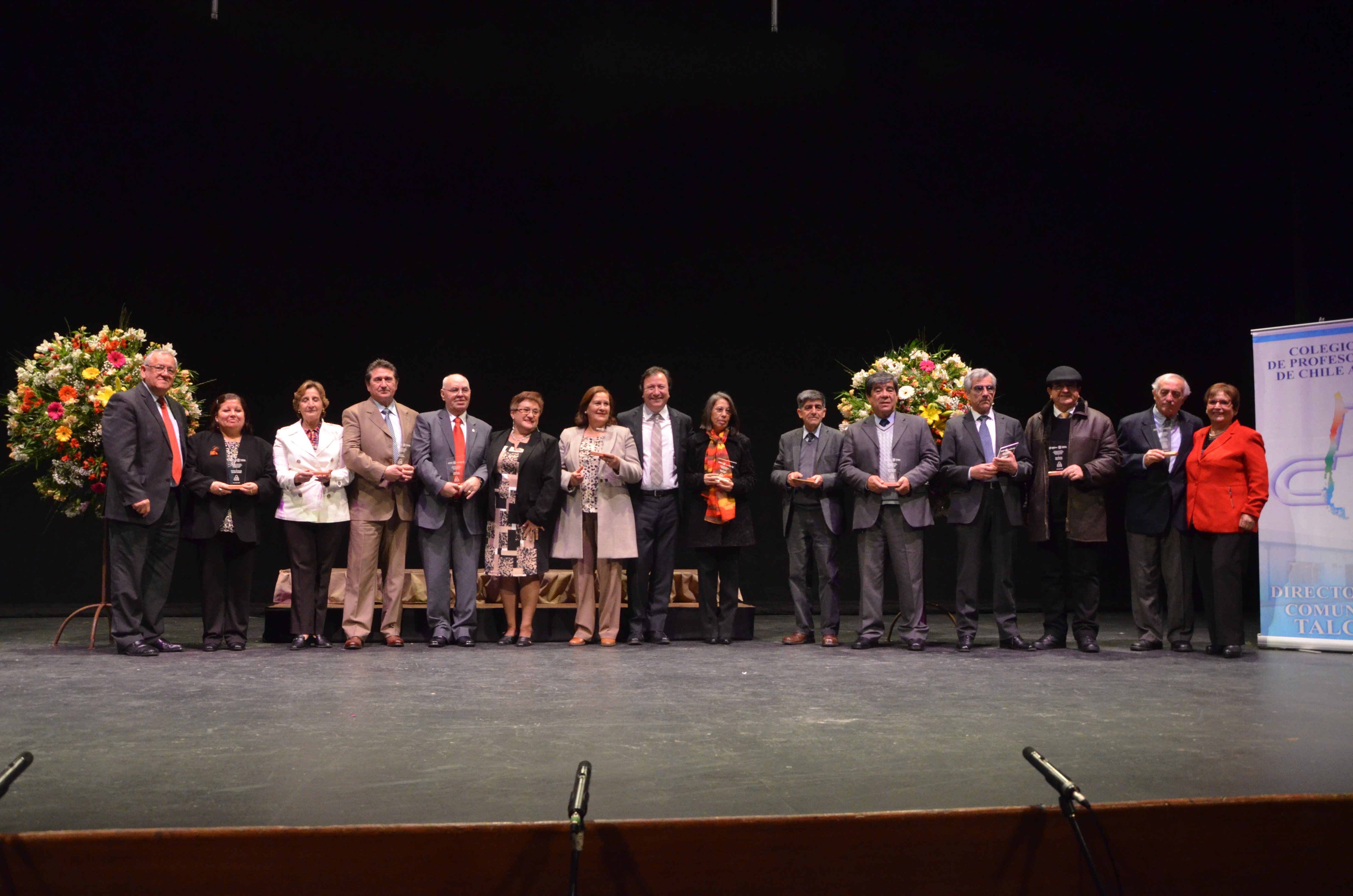Municipalidad de Talca y Colegio de Profesores entregan sentido reconocimiento a profesores recién jubilados
