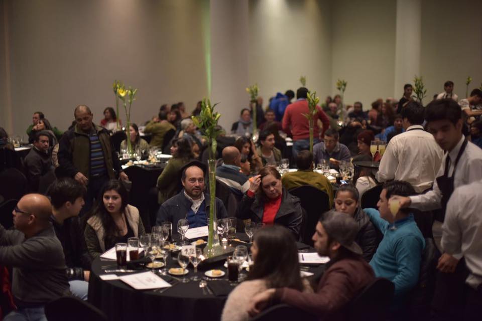 Municipalidad de Talca celebra el Día del Padre con cena para 350 talquinos