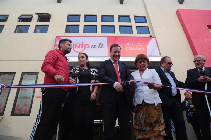 Alcalde de Talca encabeza inauguración de primera sucursal de la “Farmacia Junto a Ti”