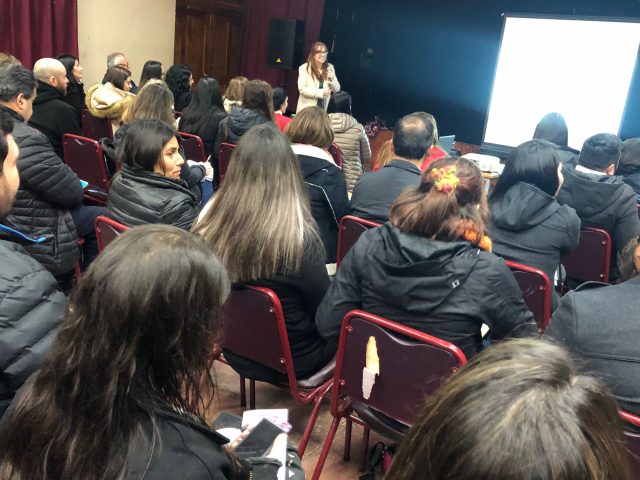 Coordinadora Nacional de Mediación Escolar capacita a encargados de escuelas y liceos de Talca en gestión de conflictos