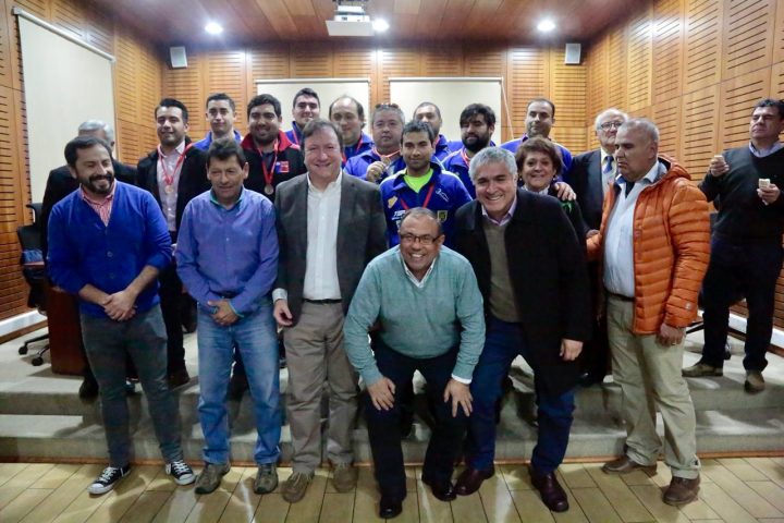 Jóvenes canotistas talquinos fueron reconocidos en concejo municipal