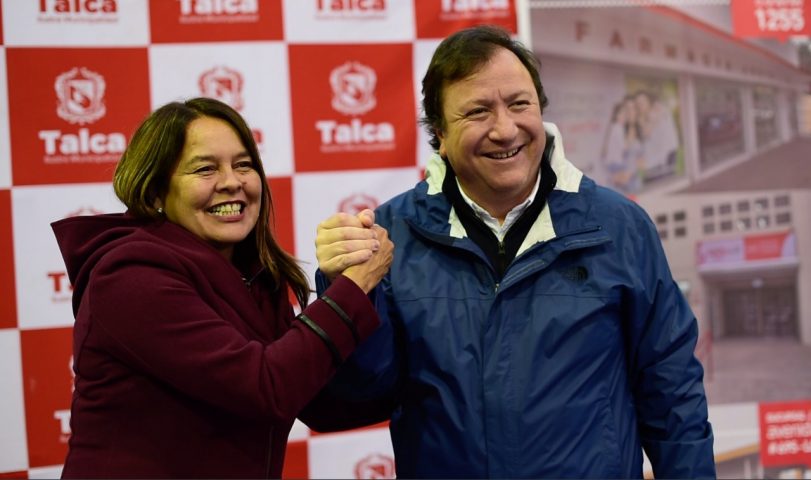 Talca realiza convenio con San Rafael para extender beneficios de la Farmacia Junto a Ti