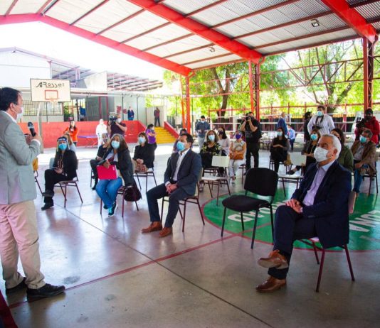 Alcalde anuncia consulta ciudadana: ¿Volvemos a clases presenciales durante el 2021?