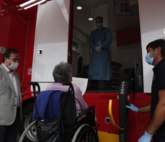 Más de 60 atenciones diarias realiza en promedio la Clínica Móvil del municipio de Talca