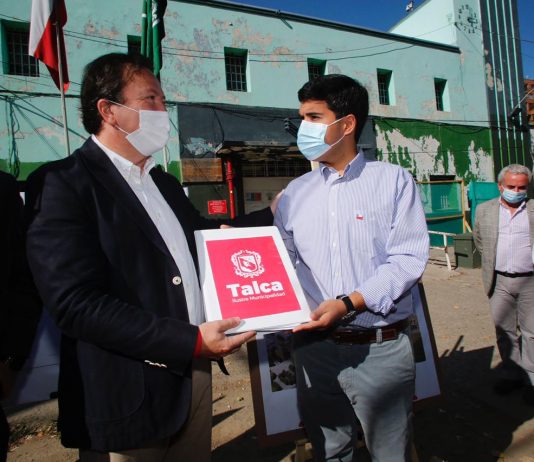Alcalde de Talca entrega resultados de concurso internacional de uso del sitio de la cárcel a ministro de Bienes Nacionales
