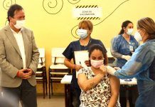 Municipalidad de Talca comenzó vacunación a personal de la educación municipal de la comuna