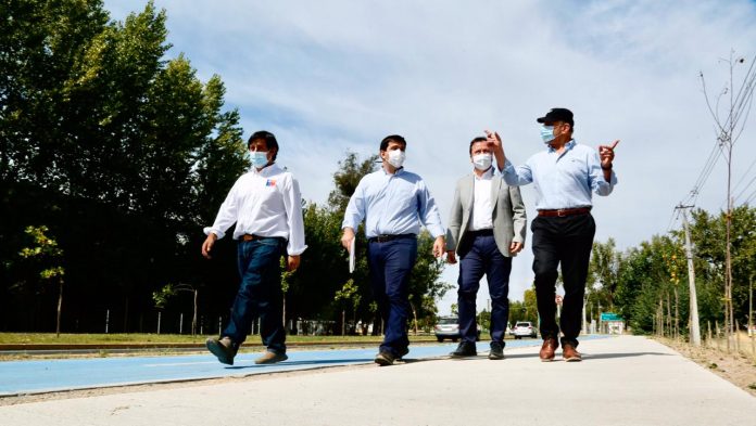 Alcalde y ministro MOP 02