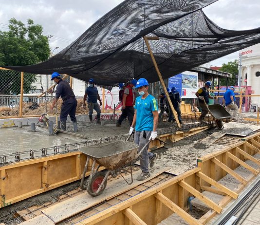 Avanzan construcción de baños públicos en plaza Cienfuegos de Talca