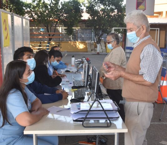 Talca realiza el 30 por ciento de los testeos COVID-19 de la región y se hace llamado a la vacunación