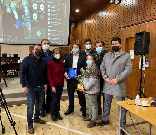 Concejo Municipal entregó reconocimiento a ganador de premio internacional con innovador sistema de bicicletas compartidas