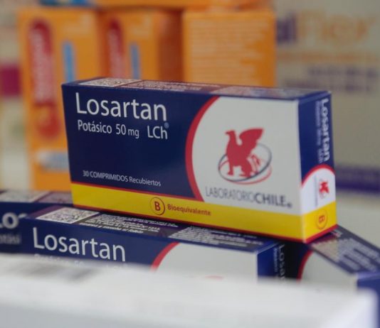 Alcalde Juan Carlos Díaz informó congelamiento de precios de Farmacias “Junto a Ti”