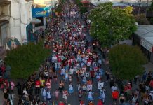 Fiesta de la Primavera en Talca culminó con multitudinario desfile de comparsas y carros alegóricos