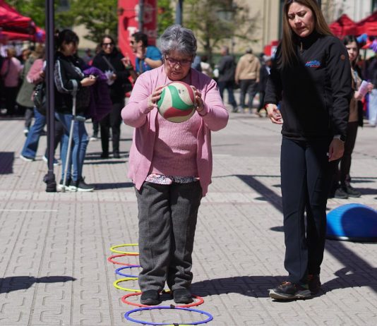 Feria saludable para personas mayores en Talca