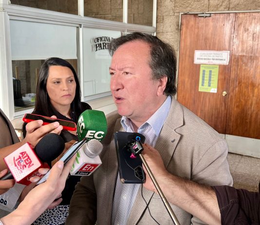 9 y 10 de noviembre: Alcalde Juan Carlos Díaz suspende clases en Escuela José Manuel Balmaceda y Fernández por posible caso de meningitis