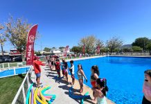 Alcalde Juan Carlos Díaz encabezó la inauguración de la primera piscina temperada municipal de Talca en Las Américas