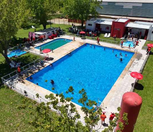 Alcalde de Talca dio el vamos a la temporada de piscinas municipales y talleres deportivos de verano