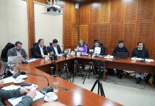 Municipalidad de Talca incorporará 57 pantallas interactivas para modernizar 7 colegios municipales