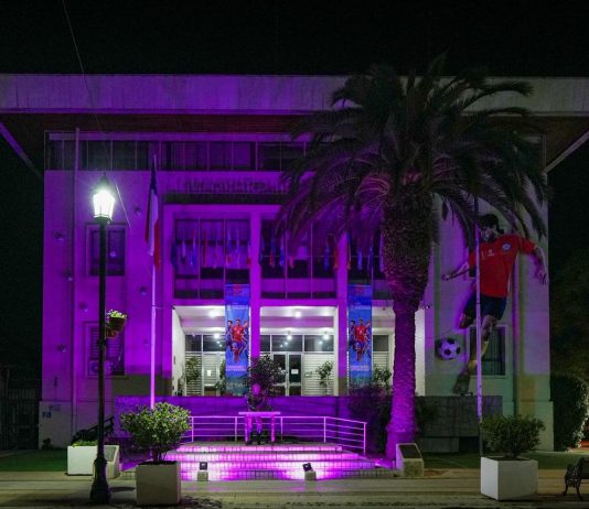 Talca se puso el lazo rosa durante octubre para concientizar en torno a la Prevención del Cáncer de Mama